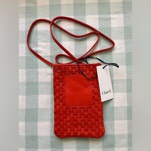 Clare V. poche in poppy woven NWT